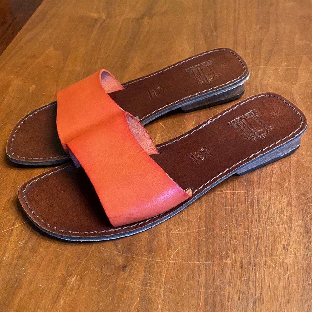 Vero Cuoio Leather Slides Sandals